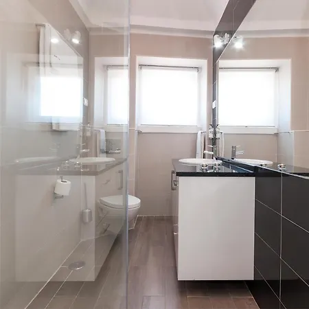 Graca - Castle | Cheese & Wine * Lissabon