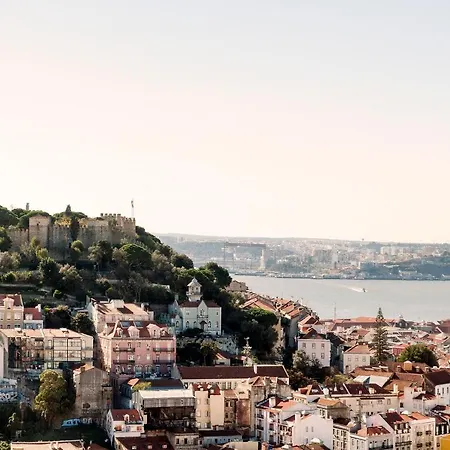 Daire Graca - Castle | Cheese & Wine *